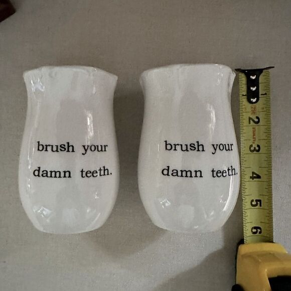 Cream ceramic toothbrush holder with text -  rim detailed edges - set of… - Picture 5 of 6